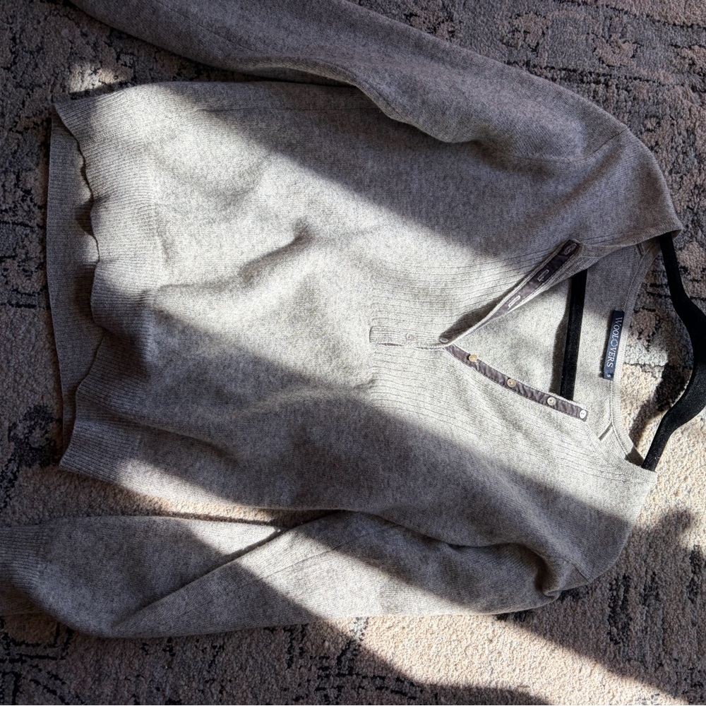 Women’s wool grey Sweater